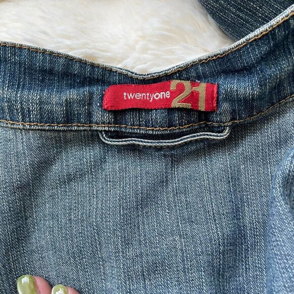 Y2K Medium-Wash Fitted Denim Jacket - Picture 3 of 5